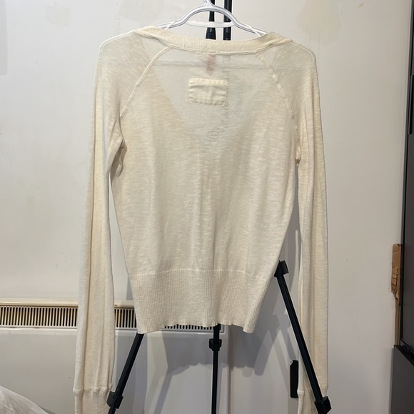 White blouse - Picture 4 of 4